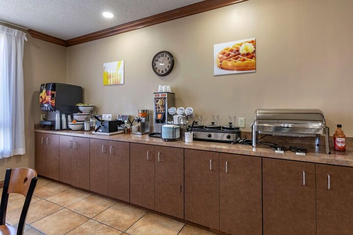 Breakfast/Coffee Service 27 of 33