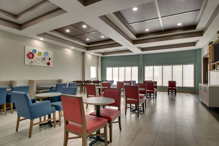 Holiday Inn Express & Suites Laurel by IHG