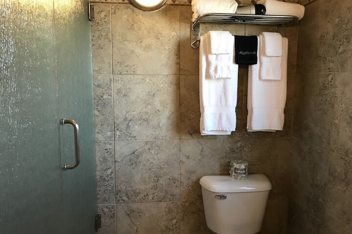 Dinosaur Inn & Suites