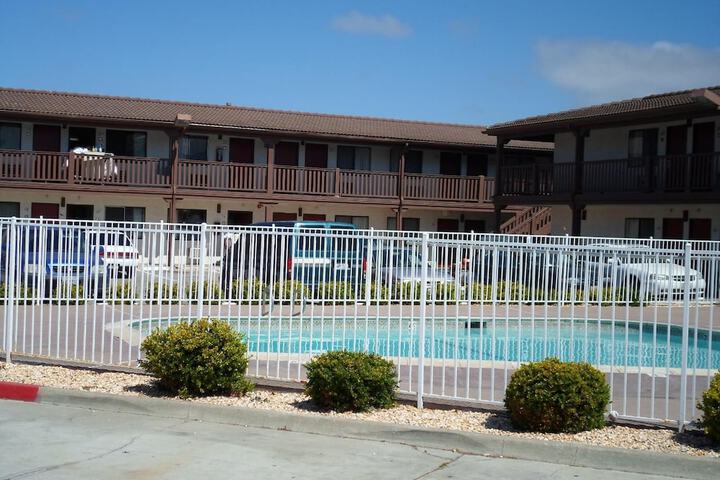 Pool 9 of 37