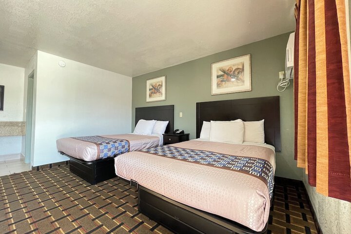 Room 10 of 23