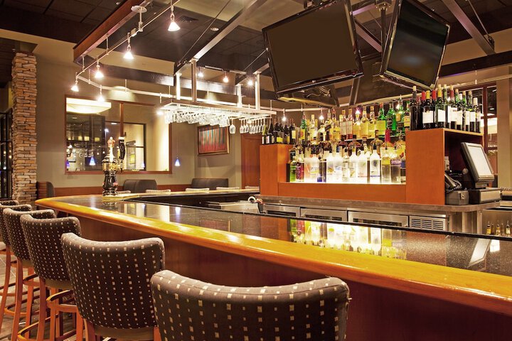 Holiday Inn Bloomington-Airport by IHG