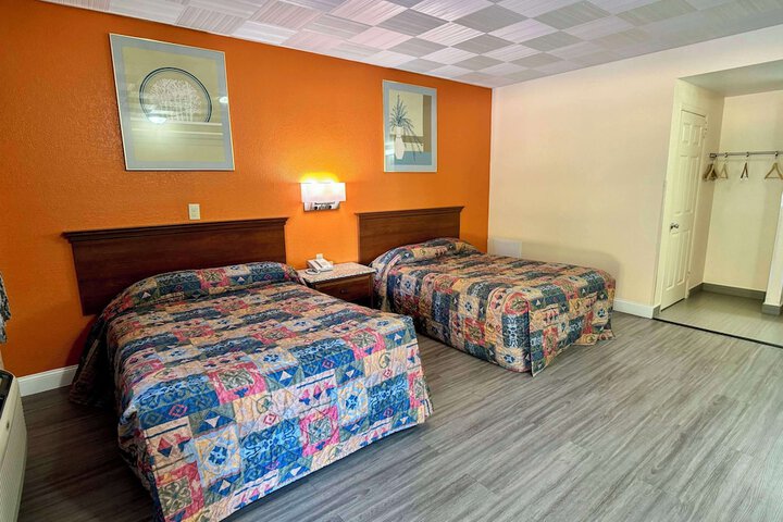 Room 11 of 13