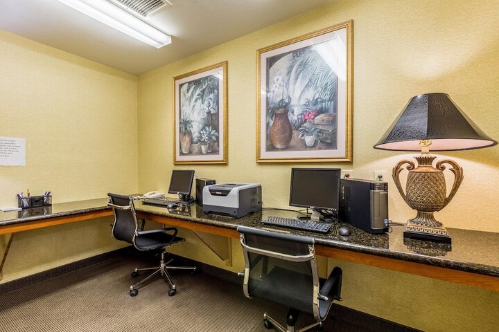 Business Center 45 of 45