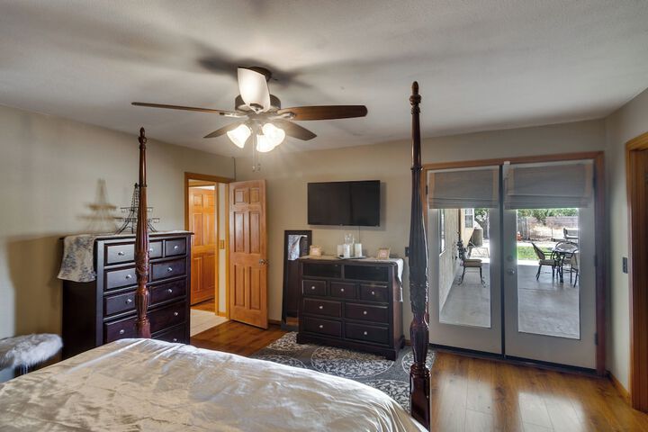 Spacious Lancaster Family Ranch - BBQ & Patio