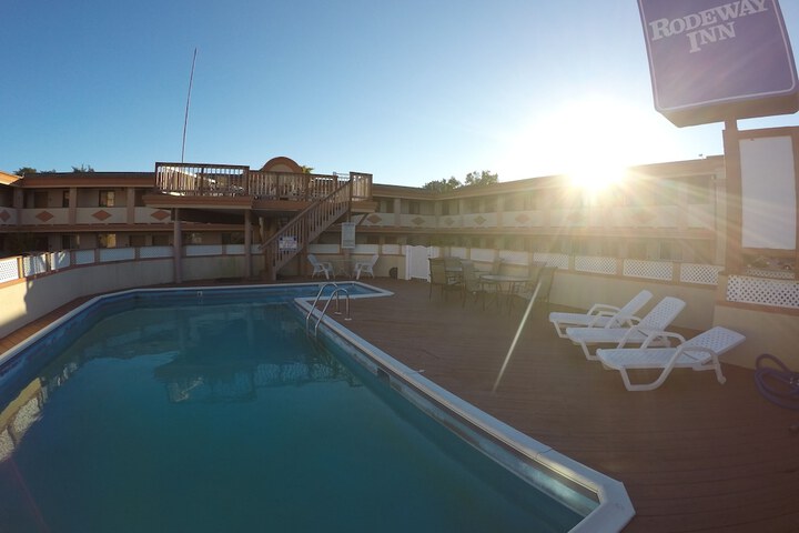 Pool 4 of 55