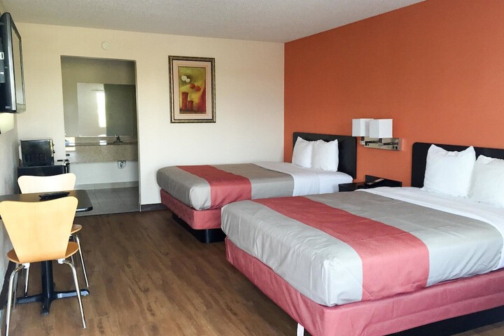 Motel 6 Winnie TX