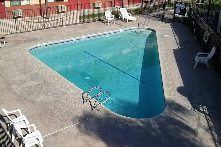 Pool 17 of 40