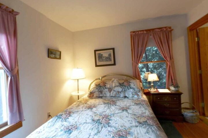 Room 9 of 25