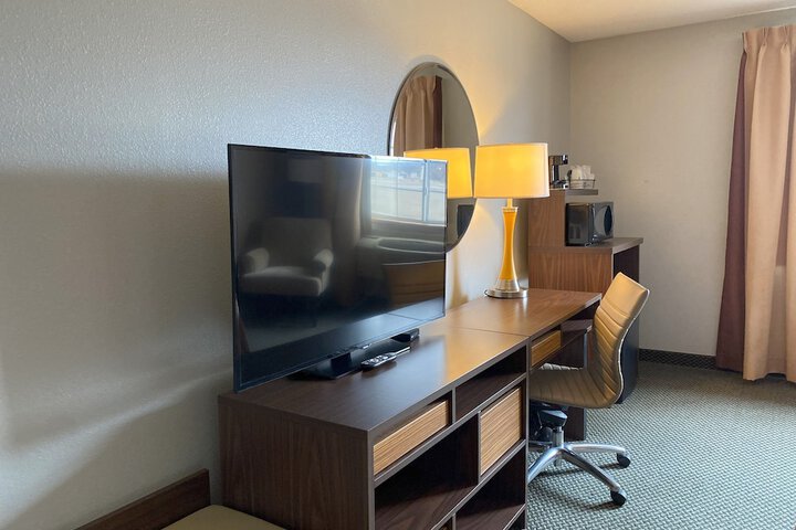 Room 27 of 35