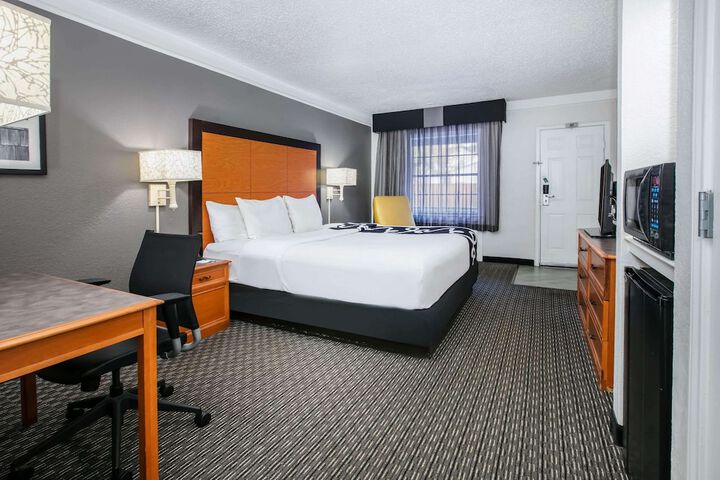 Room 45 of 102