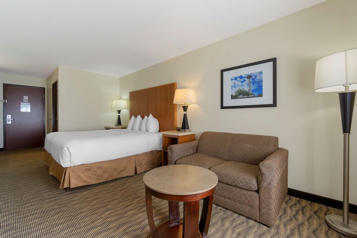 Best Western Plus Park Place Inn & Suites