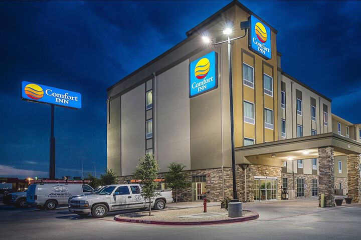 Hotel 3 of 64