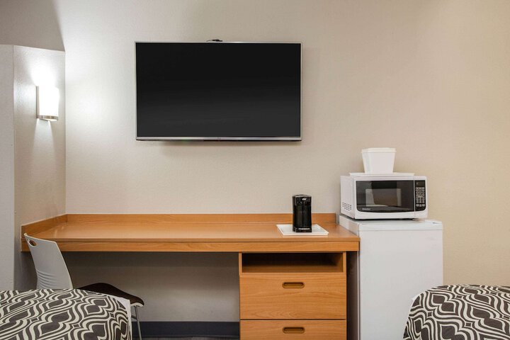 Microtel Inn & Suites by Wyndham Southern Pines / Pinehurst