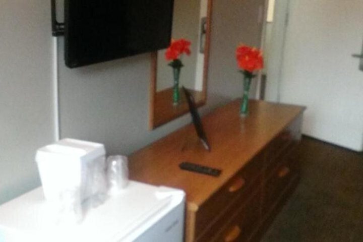 TOWN HOUSE INN ONEONTA