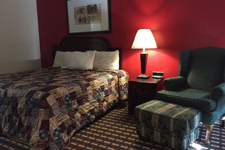 Room 12 of 33