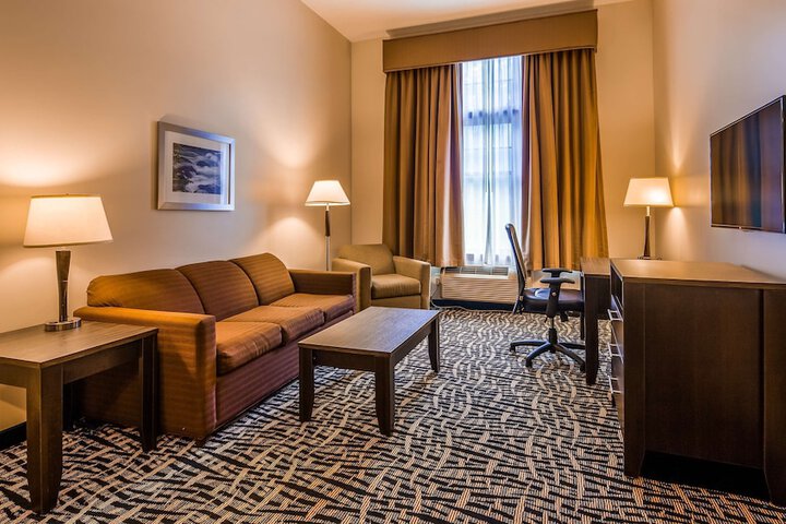 Best Western Plus The Inn & Suites at the Falls