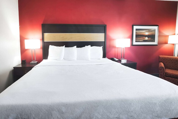 La Quinta Inn & Suites by Wyndham Starkville at MSU