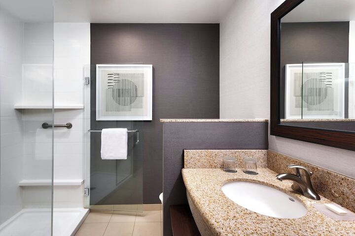 Courtyard by Marriott Lincoln Downtown
