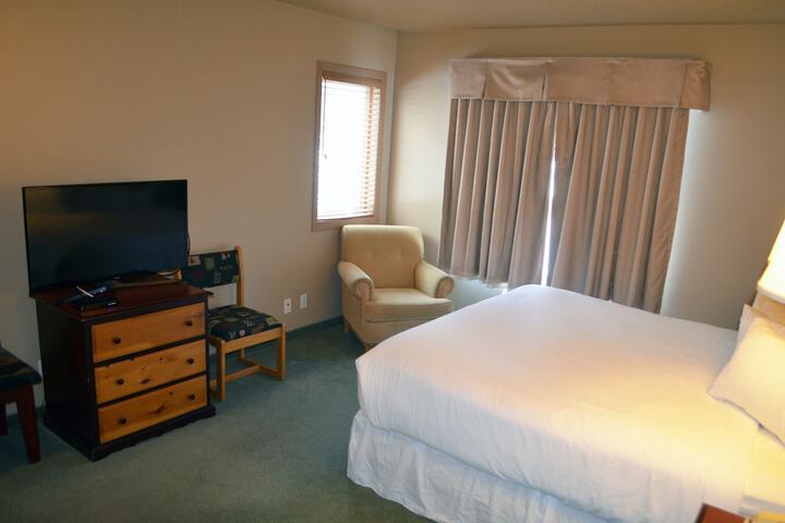Waterton Lakes Lodge Resort