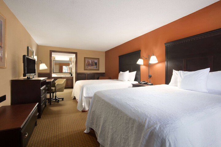 Days Inn by Wyndham Longview South