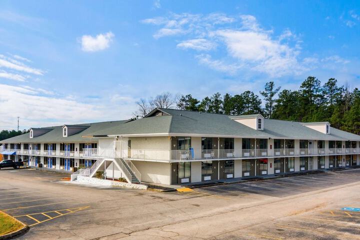 Hotel 7 of 38