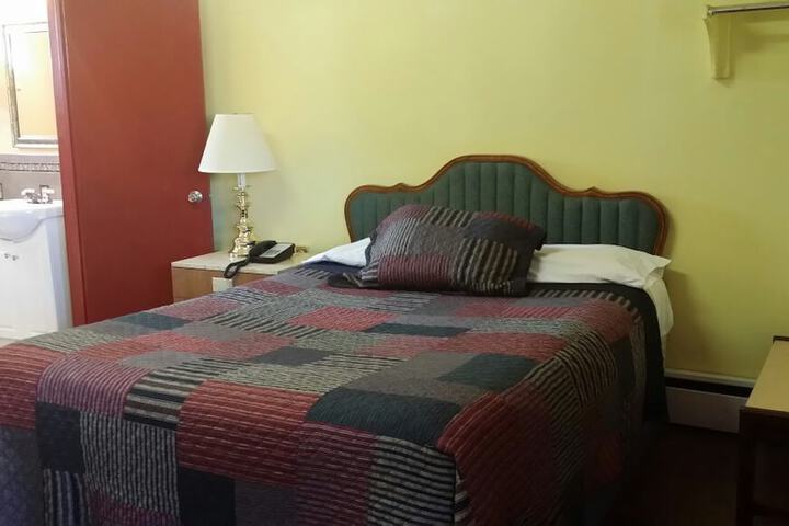 Room 17 of 43
