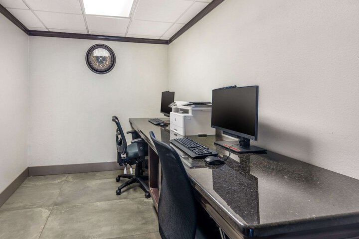 Business Center 80 of 80