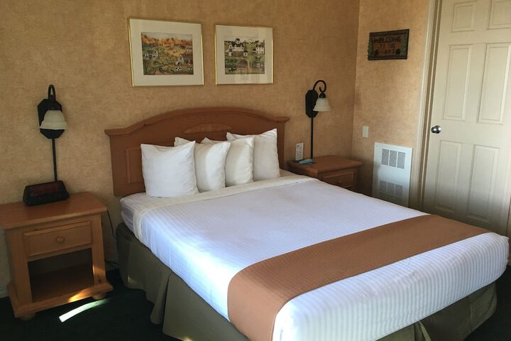 Pepper Tree Inn