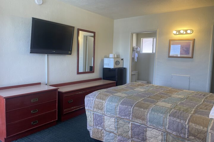 Room 7 of 10