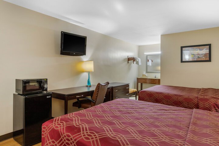 Room 13 of 20
