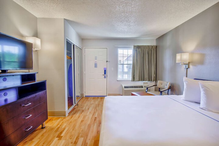 Room 13 of 24