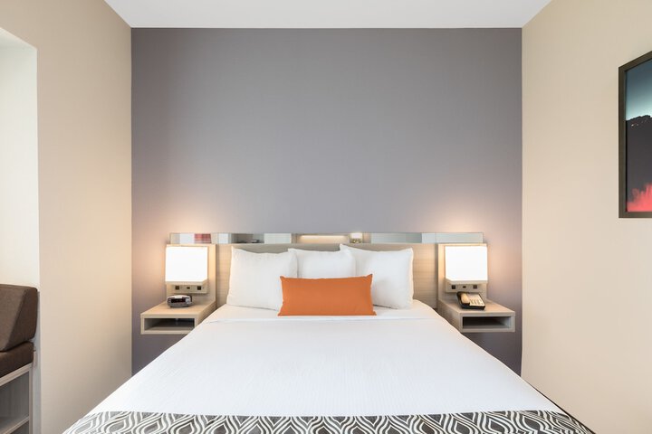 Room 6 of 29