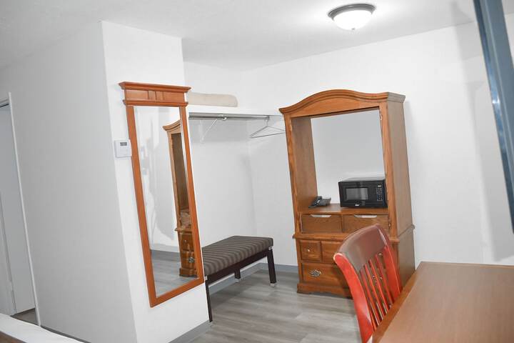 Room 27 of 61