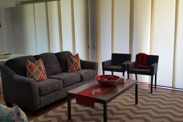 Room 6 of 12