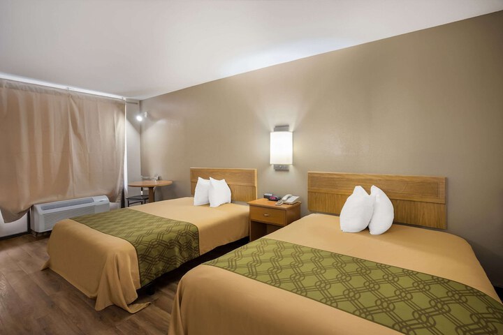 Room 15 of 36