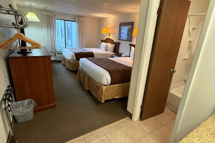 Richland Inn & Suites