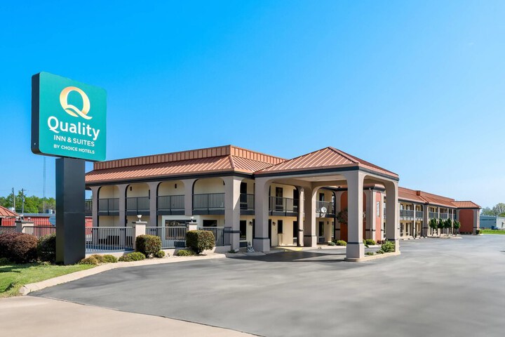 Quality Inn & Suites Dumas