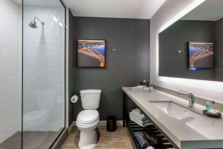 Room 51 of 75
