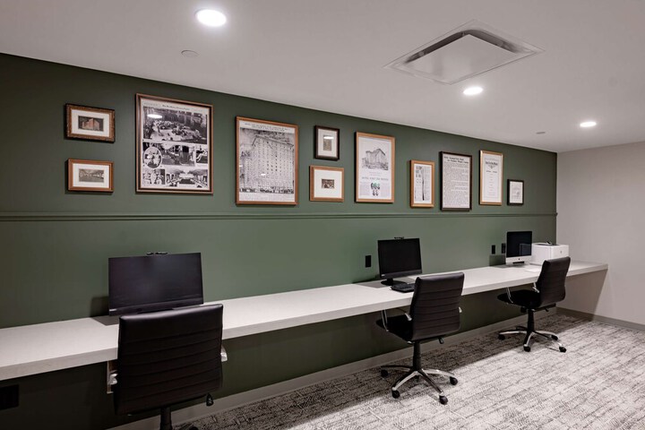 Hotel Fort Des Moines Curio Collection by Hilton
