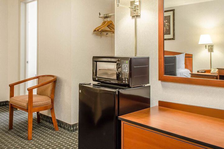 Room 13 of 27