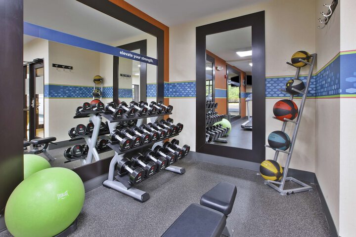 Hampton Inn Commerce Novi