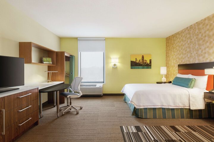 Room 13 of 36