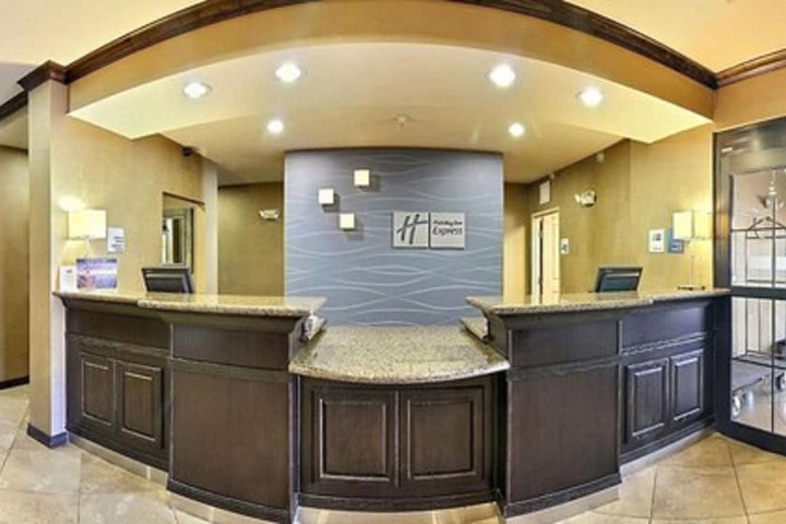 Holiday Inn Express Hotel & Suites Clovis by IHG