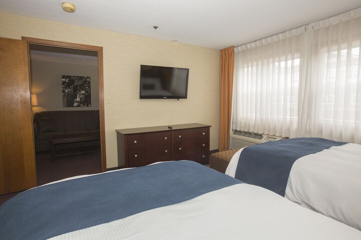 Ivy Court Inn & Suites