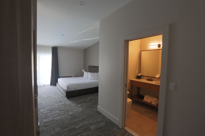 Room 19 of 87