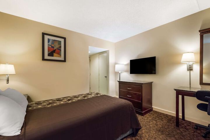 Room 12 of 36