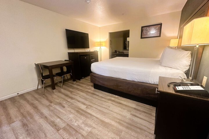 Room 26 of 37