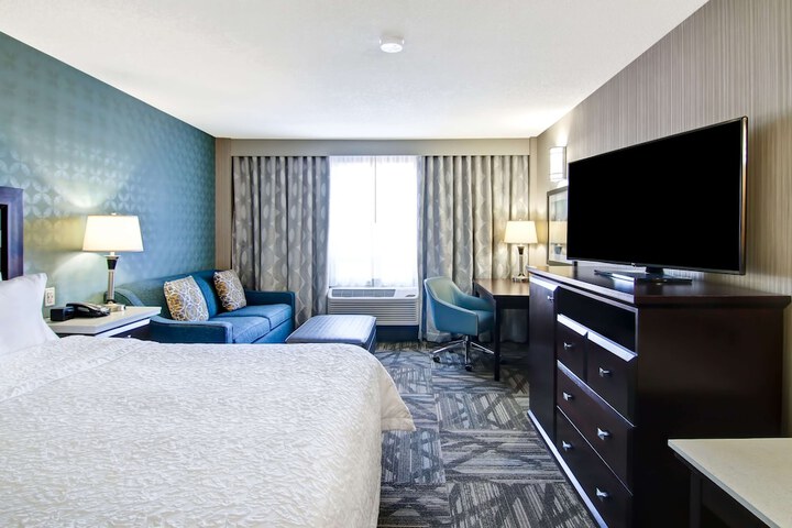 Room 33 of 46