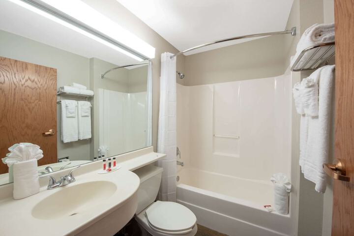 Room 10 of 30